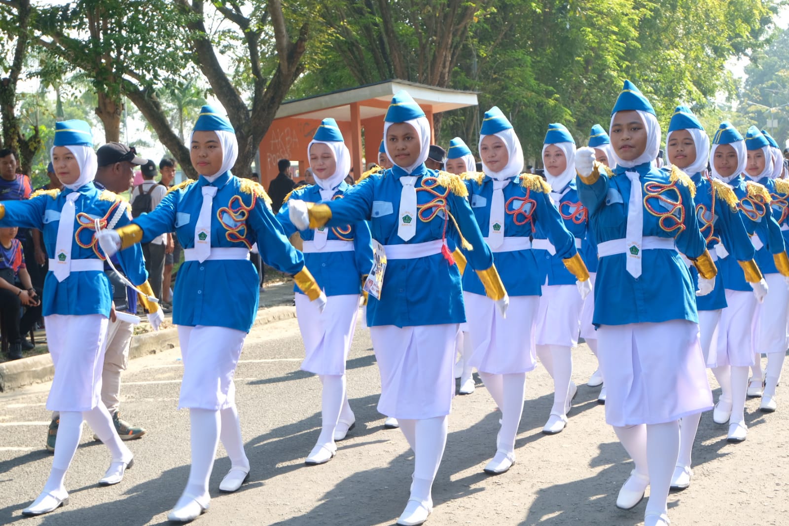 BERITA GAMBAR SIMPATIK