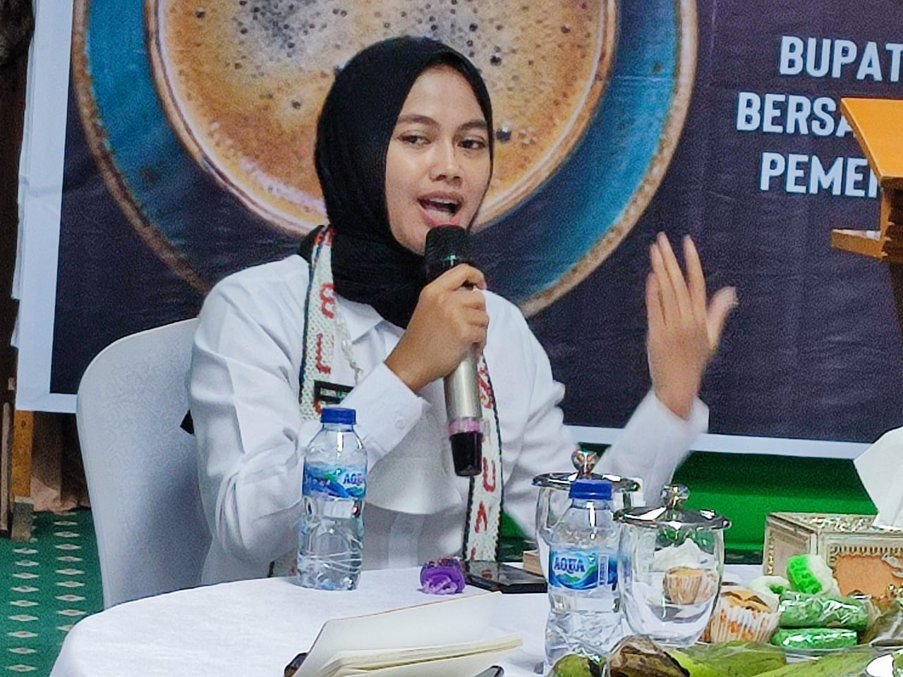 BERITA GAMBAR SIMPATIK