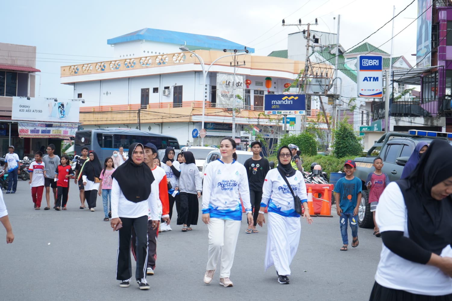 BERITA GAMBAR SIMPATIK