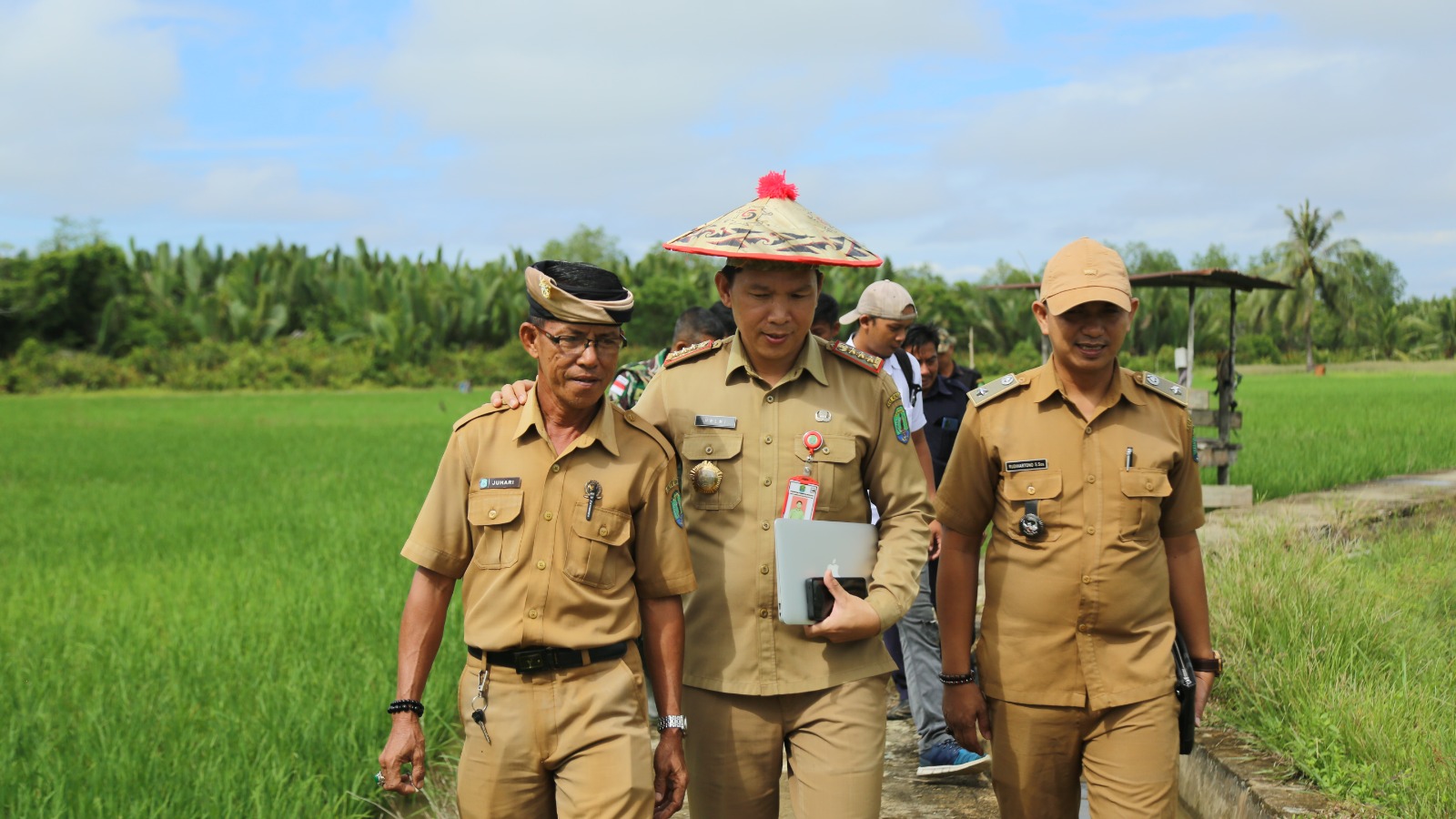 BERITA GAMBAR SIMPATIK