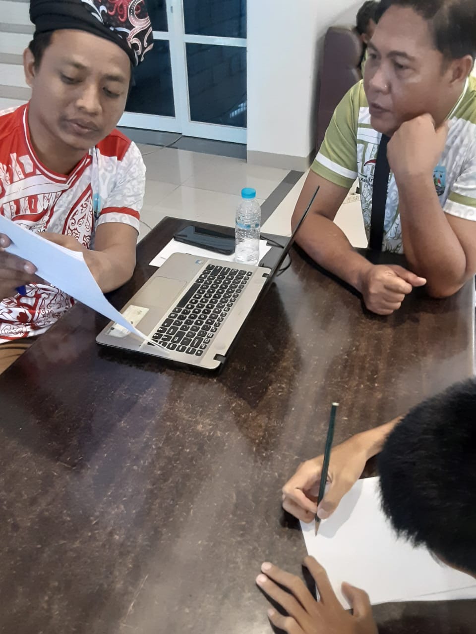 BERITA GAMBAR SIMPATIK