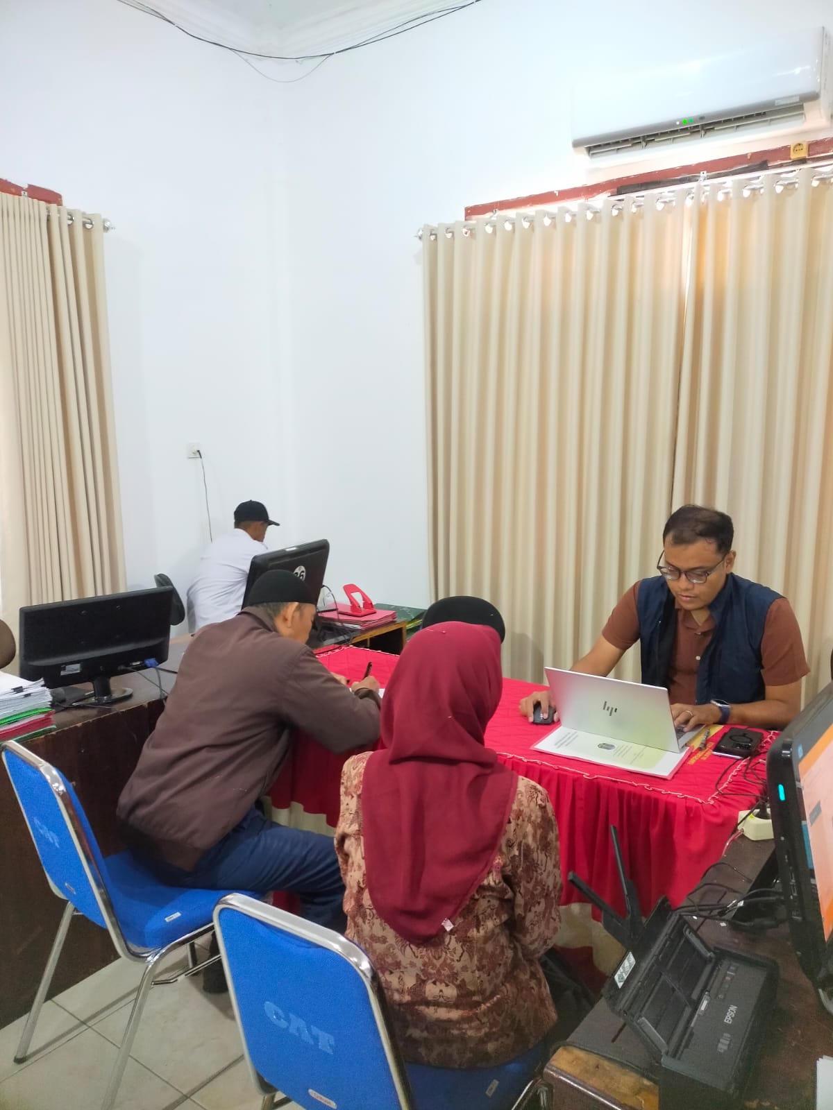 BERITA GAMBAR SIMPATIK