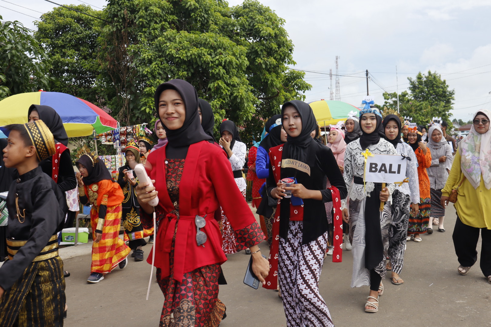 BERITA GAMBAR SIMPATIK